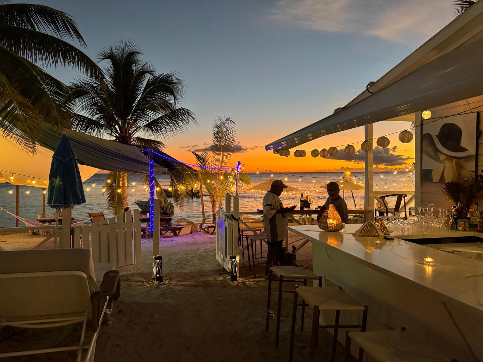 Casa Rosada Beach Front Mano Juan Exterior photo